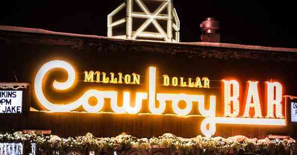 电脑上快速制作宣传片